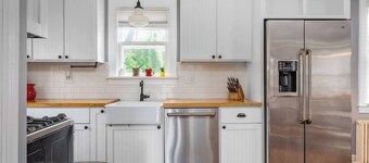 Restful and Charming Home in Eastport
