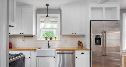 Restful and Charming Home in Eastport