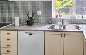 Réfrigérateur, four, plaque de cuisson, lave-vaisselle