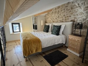 7 chambres, fer et planche à repasser, lit parapluie, Wi-Fi gratuit