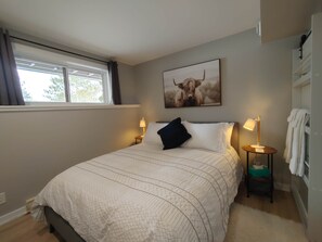 3 bedrooms, desk, iron/ironing board, WiFi