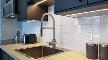 Frigorífic, microones, forn i placa de cuina