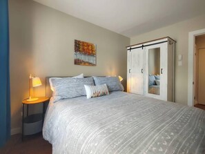 2 bedrooms, iron/ironing board, WiFi, bed sheets