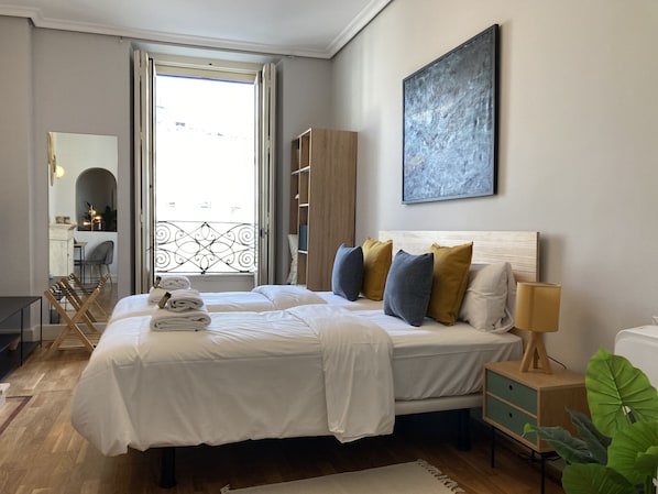 1 slaapkamer, een strijkplank/strijkijzer, gratis wifi, beddengoed