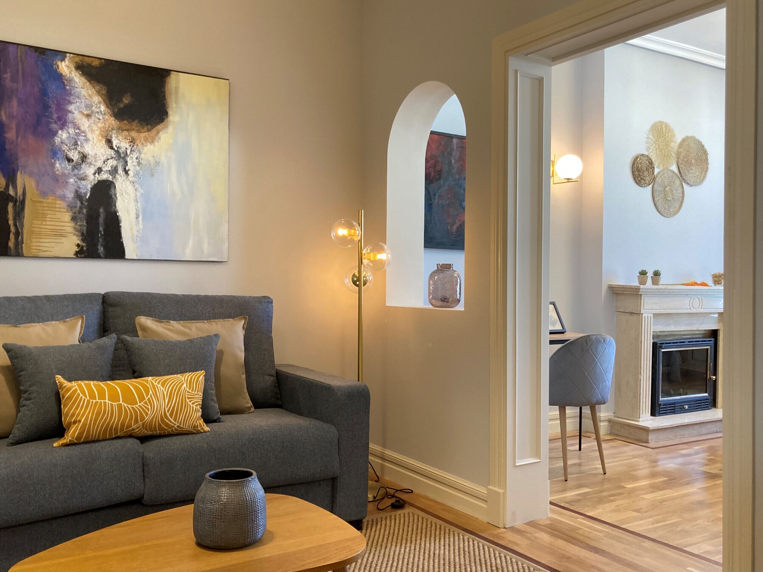 Télévision, cheminée