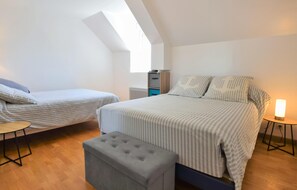 2 habitaciones, cuna de viaje, wifi gratis y ropa de cama
