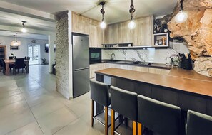 Kühlschrank, Ofen, Herdplatte, Geschirrspüler