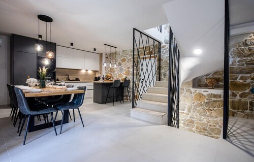 Gorgeous home in Mundanije with sauna