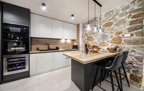 Kühlschrank, Ofen, Herdplatte, Geschirrspüler