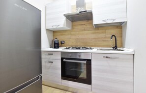 Refrigerador, microondas, parrilla de estufa y lavavajillas 