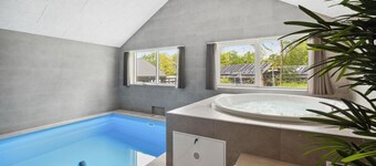 Cozy home in Krakow am See with sauna