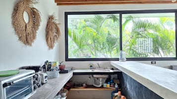 Espresso maker, coffee/tea maker