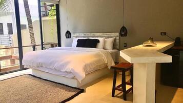Signature-Suite, 1 King-Bett, Mikrowelle | 1 Schlafzimmer, Bettwäsche aus ägyptischer Baumwolle