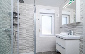 Shower - 2 bedroom awesome apartment in Valbandom (Valbandom)
