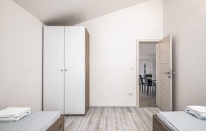 2 عدّة غرف نوم وسرير سفر وواي فاي مجانًا وملاءات أسرّة