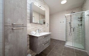 Shower - Gorgeous apartment in Valbandom with WiFi (Valbandom)