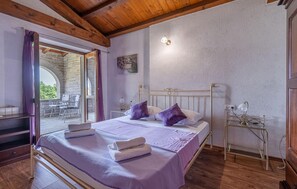 1 bedroom, travel crib, free WiFi, bed sheets