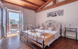 2 室のベッドルーム、セーフティボックス (室内)、旅行用ベビーベッド、WiFi (無料)