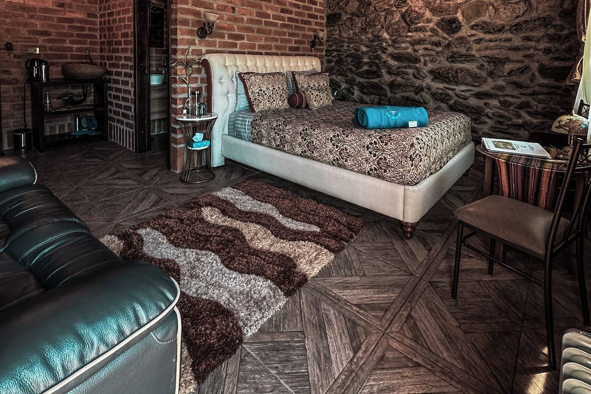 Romantische suite | 1 slaapkamer, luxe beddengoed, donzen dekbedden, een kluis op de kamer