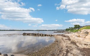Nær stranden