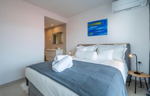 1 室のベッドルーム、セーフティボックス (室内)、旅行用ベビーベッド、WiFi (無料)