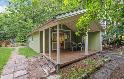 Beautiful home in Tarm with WiFi