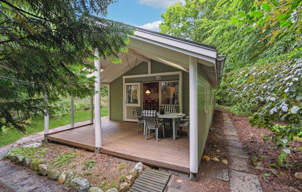 Outdoor dining - Beautiful home in Tarm with WiFi (Tarm)