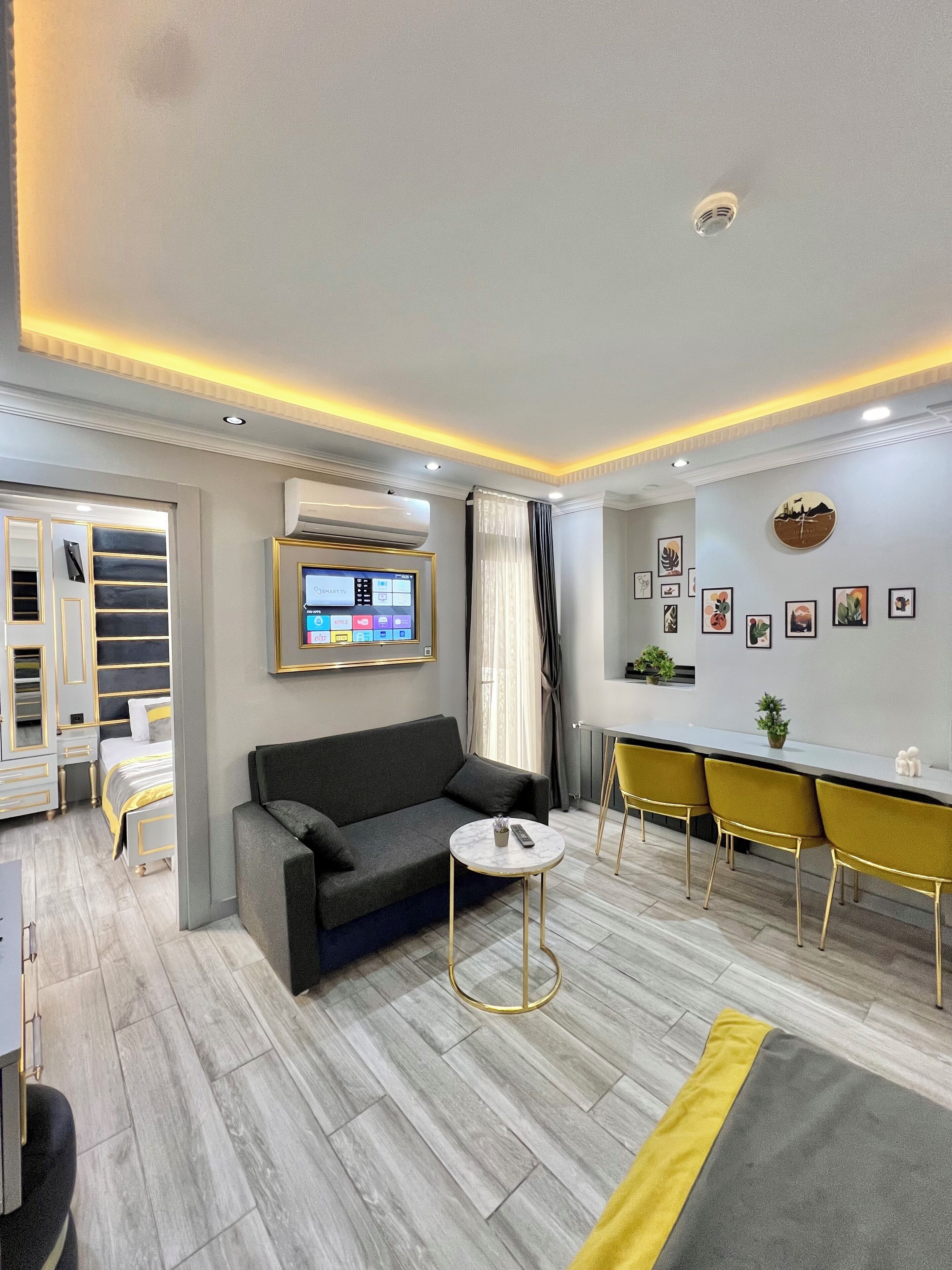 Apartamento família, 2 quartos | Frigobar, cofres nos quartos, cortinas blackout, quartos à prova de som