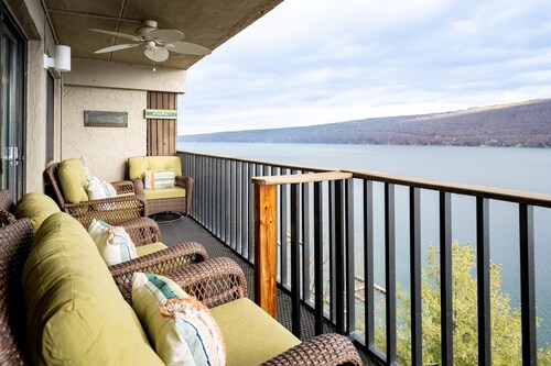 Canandaigua Lake Front Condo, Beach Access, PickleBall, Tennis, Hiking