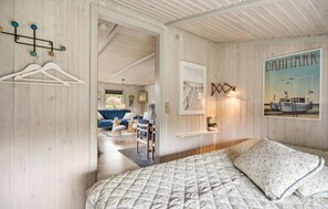3 bedrooms, travel cot, free WiFi
