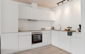 Refrigerador, horno, parrilla de estufa y lavavajillas 