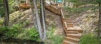 Riverside Retreat: Beautiful River Views & Pet Friendly