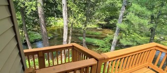 Riverside Retreat: Beautiful River Views & Pet Friendly