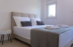 3 dormitorios, tabla de planchar con plancha, wifi gratis y ropa de cama