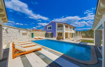 pool