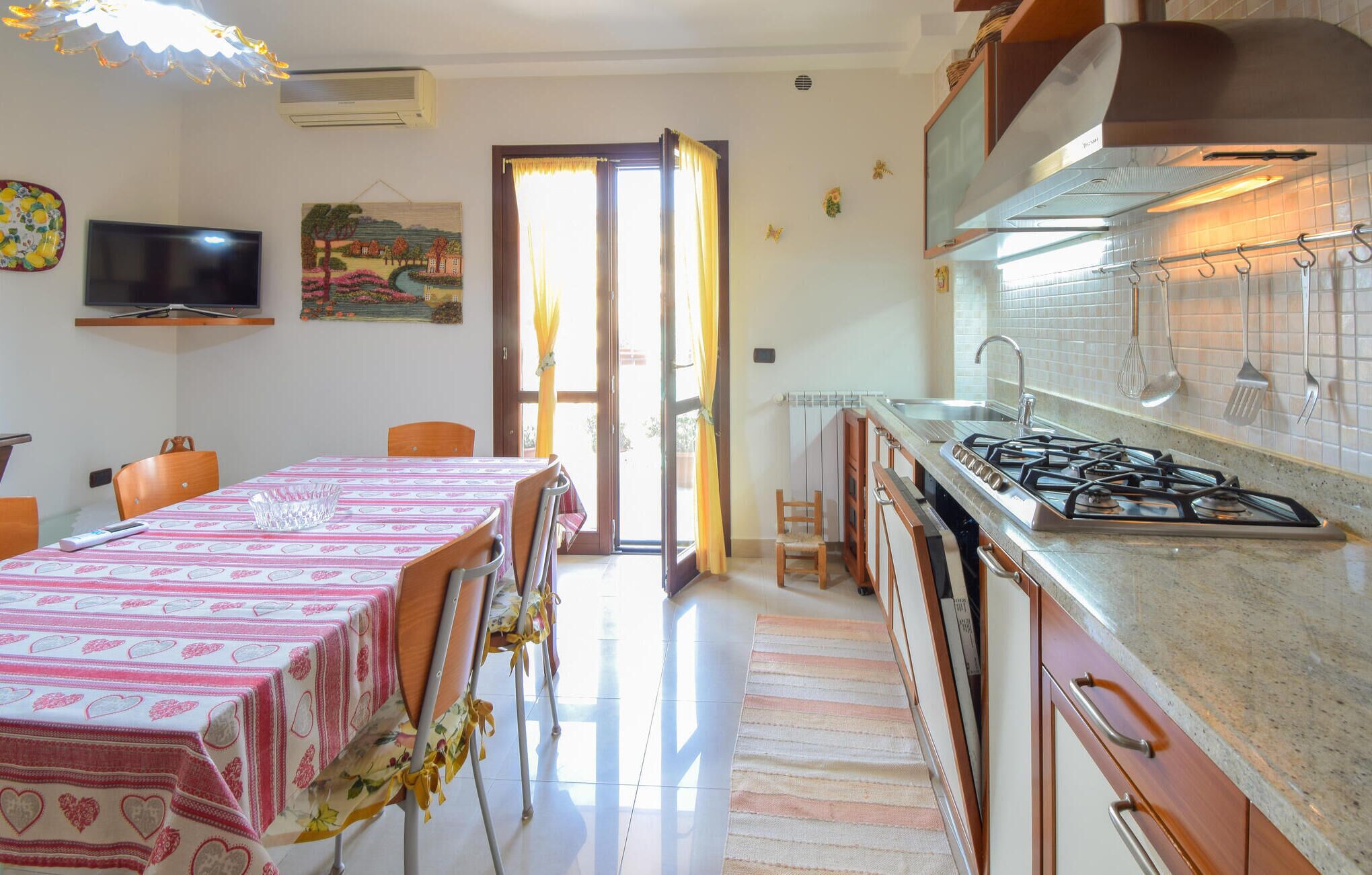 Frigorifero, piano cottura, lavastoviglie