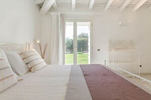 Unclassified image, 4 of 44, button - VILLA MANDORLO 500 meters from the sea, with garden, private pool, and sea view (Castiadas)