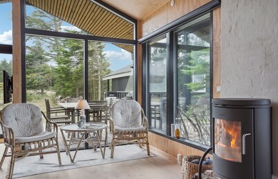 Awesome home in Saltum with WiFi