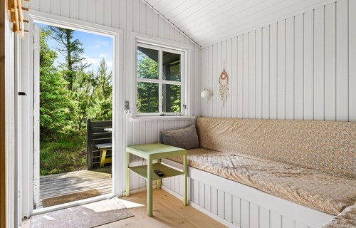 Awesome home in Saltum with WiFi
