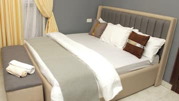 2 bedrooms, iron/ironing board, WiFi, bed sheets