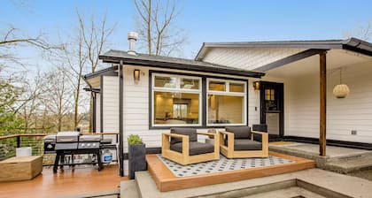 Newly Listed! Rare Modern Luxury in Milton
