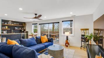 Smart TV, fireplace, video games