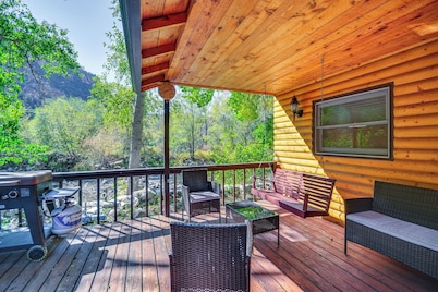 Creekside Ten Sleep Vacation Rental + Deck & Grill