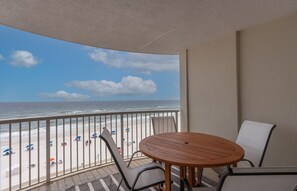 Outdoor dining - Beach Front + Gulf Balcony + Bordering State Park (Gulf Shores)