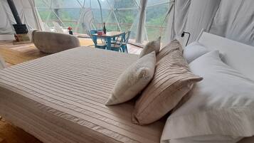 1 bedroom, iron/ironing board, WiFi, bed sheets