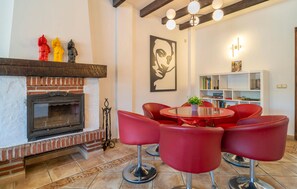 Dining - Stunning home in Marbella with WiFi (Marbella)