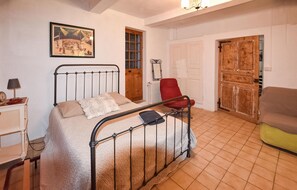 2 habitaciones, cuna de viaje, wifi gratis y ropa de cama 