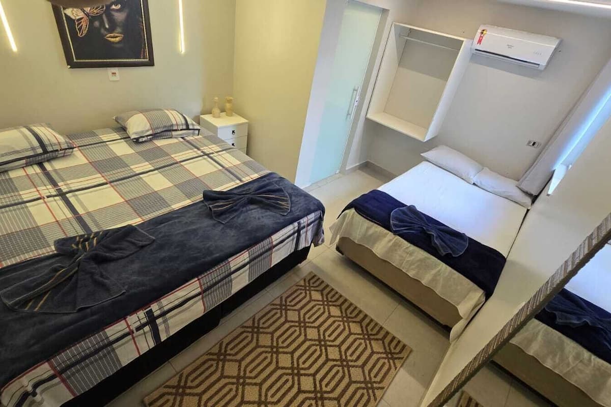 1 bedroom, blackout drapes, free WiFi, bed sheets