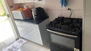 Dormitorio compartido tradicional, varias camas | Cocina privada | Microondas, horno, tostadora y arrocera