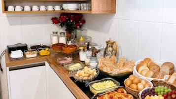 Grand suite, niet-roken | Koffie en/of koffiezetapparaat